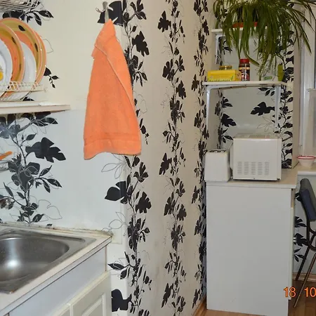 Park Hostal *